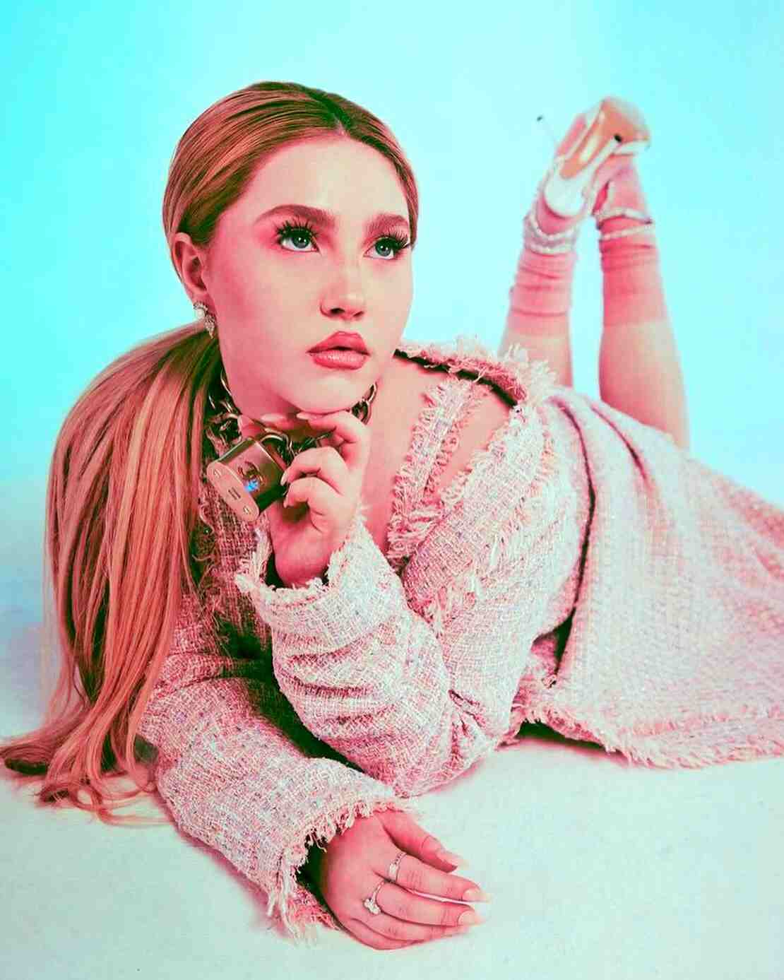 Ella Anderson - Age, Bio, Career, Boyfriend & Relationships