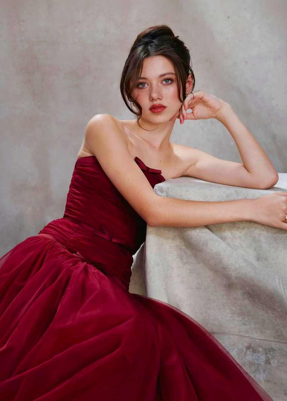 Violet McGraw - Age, Bio, Career, Boyfriend & Relationships